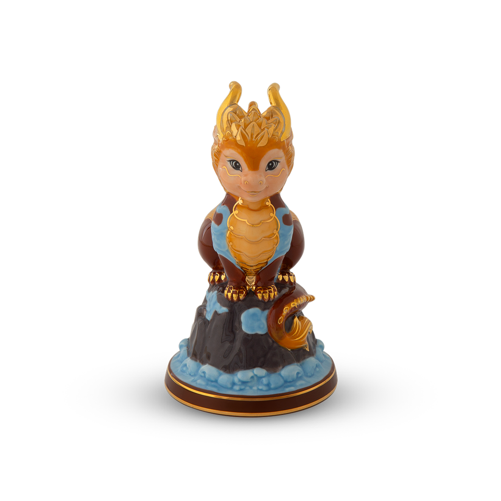 Tượng rồng Hảo Đức 13.5 cm - Màu Nâu. A001_311350NAV1. Giới thiệu sản phẩm Mã sản phẩm: %sku% Thương hiệu: %brand% Bộ sưu tập: %type% Chất liệu: Gốm sứ cao cấp Kích thước: Hoa văn: 2. Đặc điểm nổi bật sản phẩm   Gomminhlong.com chuyên phân phối tượng linh vật Minh Long chính hãng, chất lượng cao. Đa dạng mẫu mã và thiết kế để khách hàng lựa chọn. Ngoài ra, chúng tôi còn sản xuất hộp quà tặng in logo đựng tượng linh vật để làm quà tặng đối tác, sếp cao cấp. Liên hệ hotline: 0906 960 794 để nhân viên kinh doanh tư vấn và báo giá nhé!